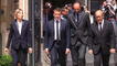 Macron, Philippe, Le Drian et De Sarnez se rendent à pied à l'ambassade du Royaume-Uni