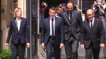 Macron, Philippe, Le Drian et De Sarnez se rendent à pied à l'ambassade du Royaume-Uni