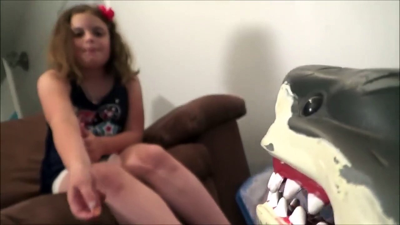 Playing Catch With My Pet Shark 'Shopkins Are His Favorite Snack' Toy Freaks-Idm-j