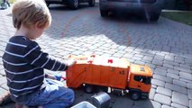Bruder Toy Trucks for Children - Backhoe Excavators, Dump Trucks, Garbage Trucks & Fire Engine-CNbzY1