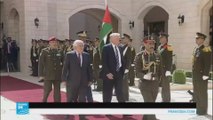 عباس يؤكد تمسكة بحل الدولتين