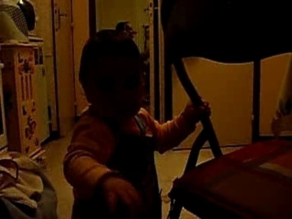 Je marche à 4 pattes!