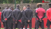 Manchester United players hold moment of silence for attack victims