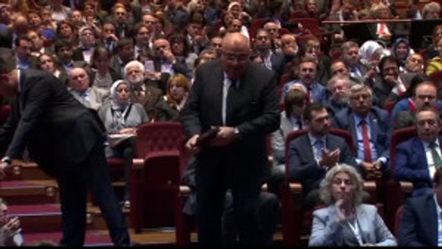 Türkeş: Binaların, Alışveriş, Ticaret ve Eğlence Merkezlerinin Adları Yüzde 90 Oranında...