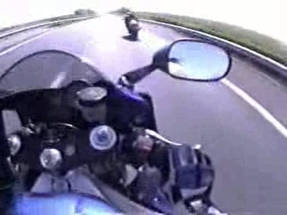 R1 vs Hayabusa
