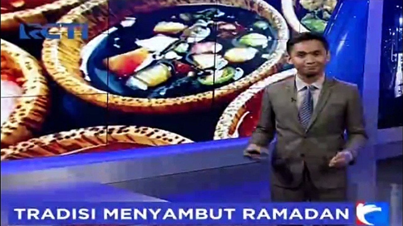 Sentek Dulang dan Mangan Roa, Tradisi Unik Warg...