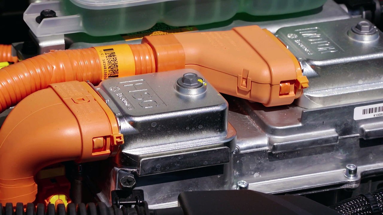 2017 Hyundai IONIQ Plug-In-Hybrid PHEV Test & Fahrbericht