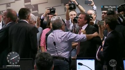 Aliados tentam avançar reforma trabalhista e senadores quase saem no tapa