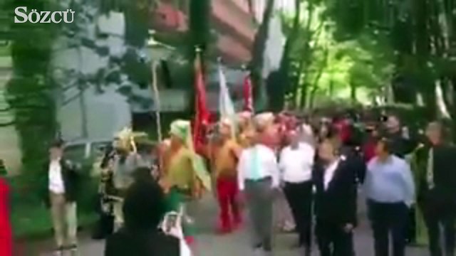 Hakan Çalhanoğlu, gelini almaya mehter marşı ile gitti