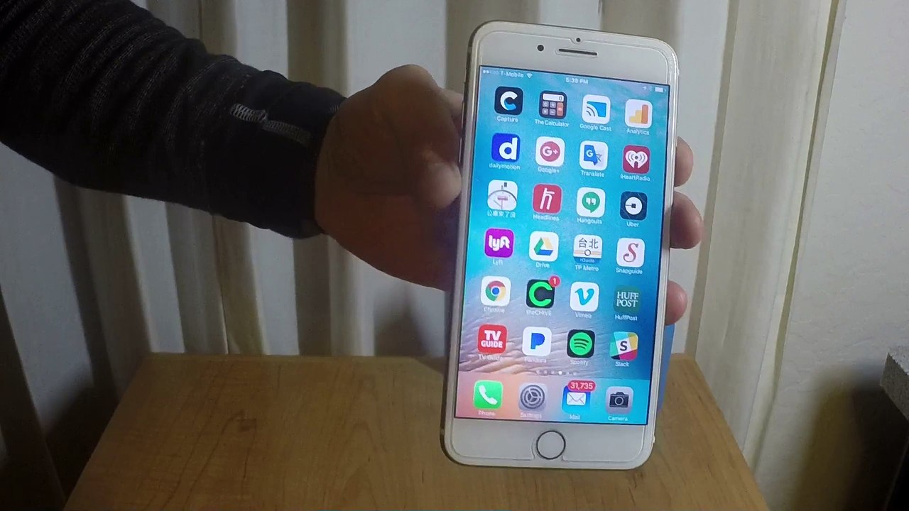 Connect Headphoneless iPhone 7 to FM Radio