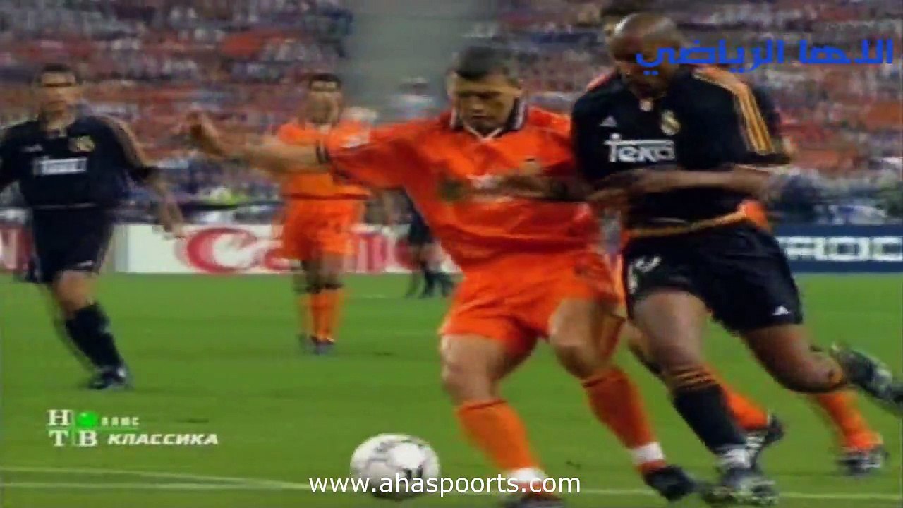 الشوط الثاني مباراة ريال مدريد و فالنسيا 3-0 نهائي عصبة الابطال 2000