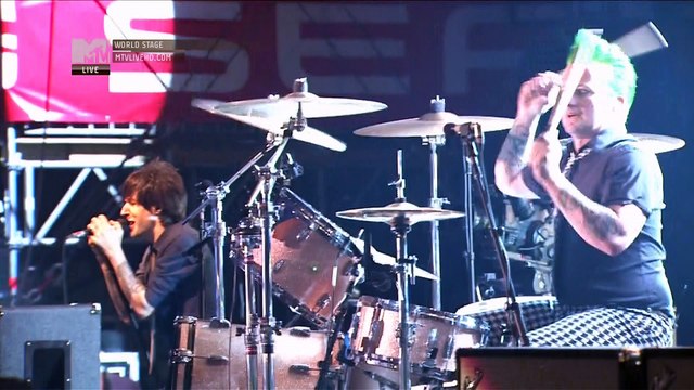 Rock am Ring 2013: Green Day - 99 Revolutions (MTV Ver.)