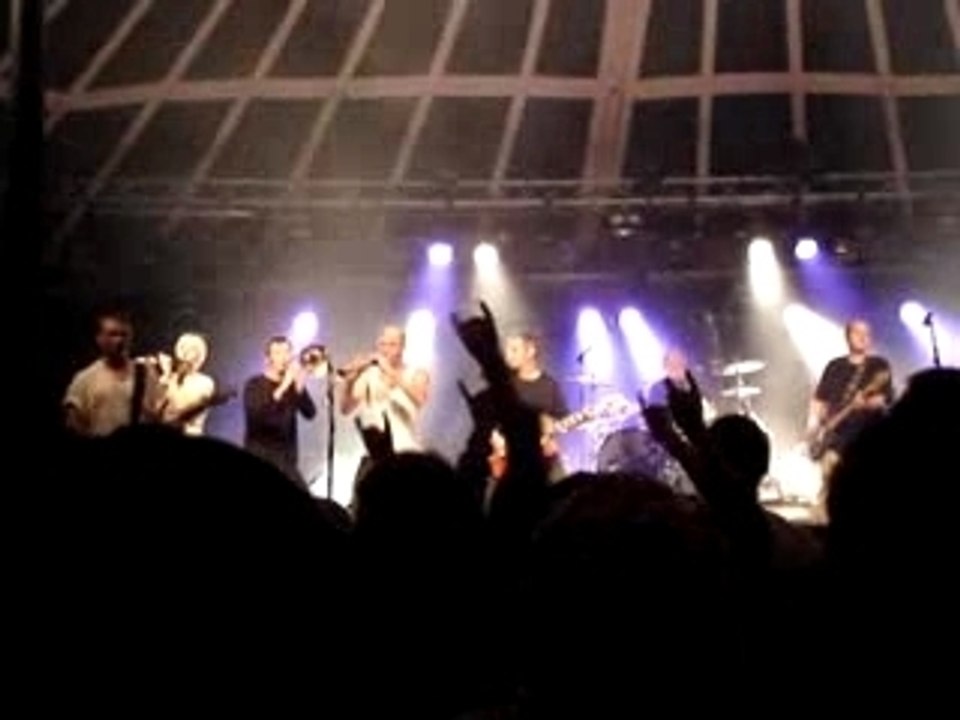 01 - Les Hyenes - Festival des Terres Neuves 2007