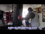 Lateef Kayode DIGS INTO PUNCHING BAG WITH POWERFUL HOOKS - EsNews Boxing