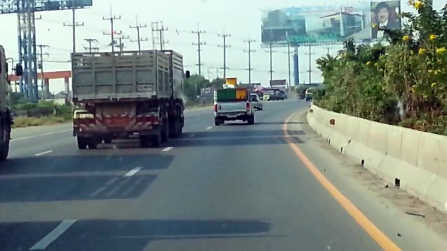 Ce conducteur de camion est vraiment mauvais