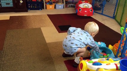 Baby's First Time Walking in Cowboy Boots!-AA0UGIWopcA