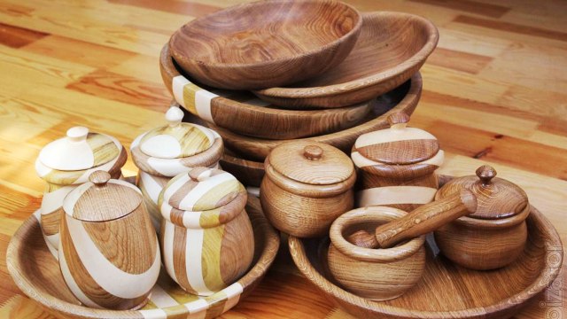 लकड़ी के बर्तनों की गंध ऐसे करें दूर, How to remove smell from Wooden Kitchen Utensils | Boldsky