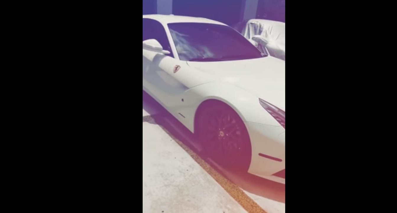 El Ferrari que le regalo Nicky Jam a Silvestre Dangond
