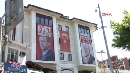 Maket Ev Mağdurları AK Parti Önünde Eylem Yaptı