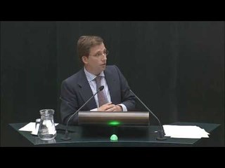 José Luis Martínez Almeida: "Señora Maestre compórtese que no está en una capilla"