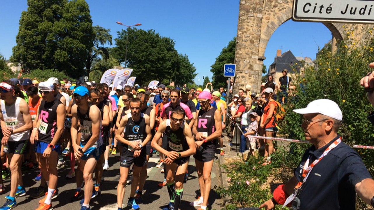 Courir au Mans: départ du semi-marathon