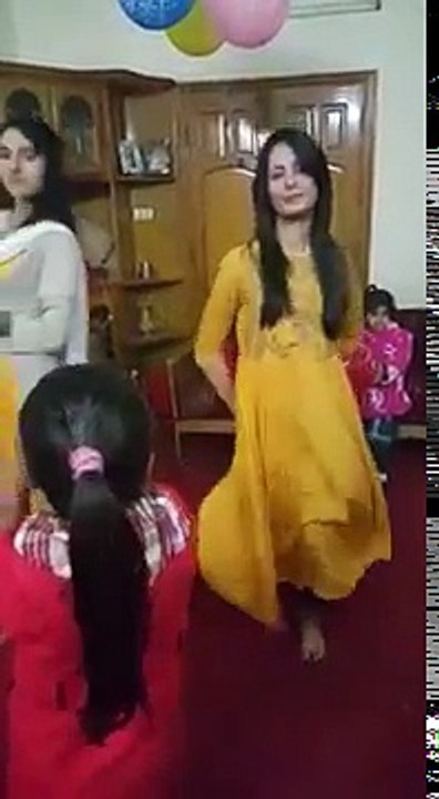 Pakistani girls dancing on birthday party 2017