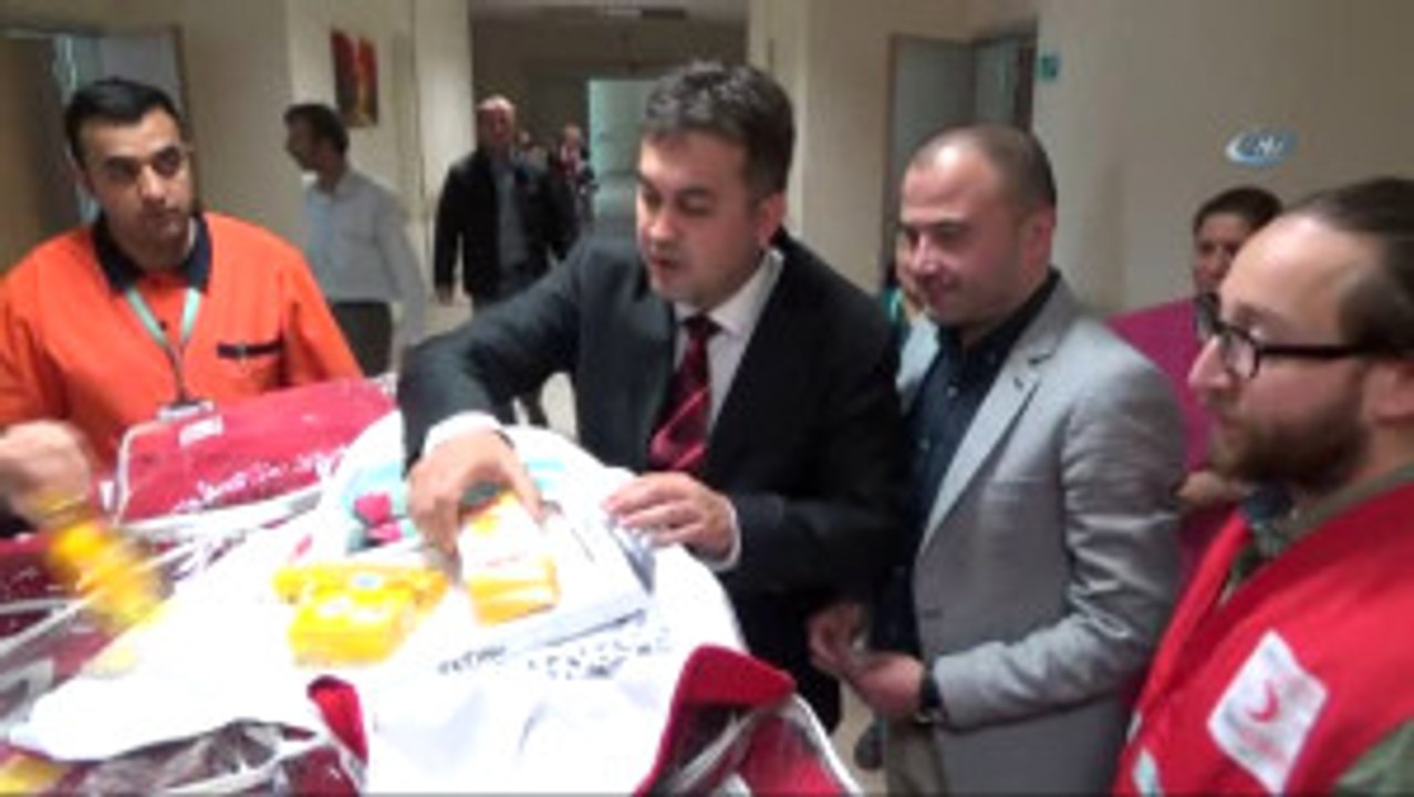 Türk Kızılayı'ndan Doğum Yapan Annelere 'Sevgi Bohçası'