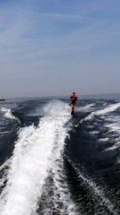 Fuld fart frem på vandski