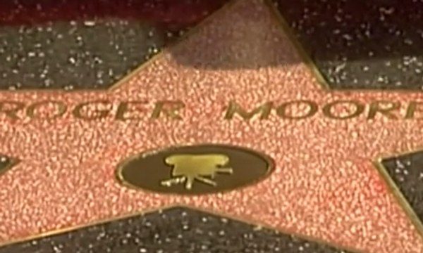 Roger Moore Berpulang di Usia 89 Tahun