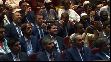 Cumhurbaşkanı: “Ruhlarımızı Kur’an ı Kerim ile Tedavi Edelim”