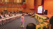 Suu Kyi pide confianza y sabiduría a las minorías étnicas para encauzar el proceso de paz