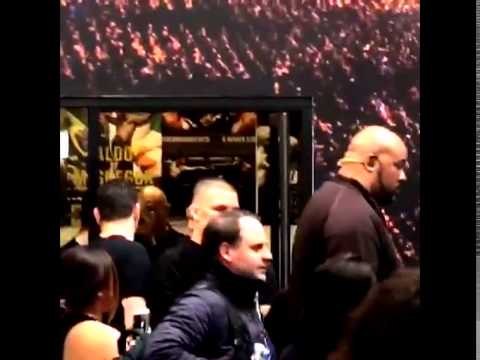 NATE DIAZ vs Conor McGregor NATE A HUGE HIT WITH FANS - esnews