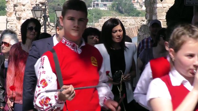 На 24 май кметът на Несебър Николай Димитров награди учители и ученици