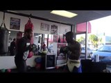 tevin farmer on the mitts with coach jefferson - EsNews Boxing