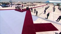 زوجة ترامب تحرجه أمام الكاميرات وتزيح عن يده أثناء زيارة إسرائيل