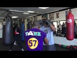 TEVIN FARMER working mitts with Buddy McGirt EsNews Boxing