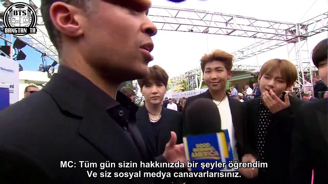 [Türkçe Altyazılı] BTS, BBMA/Magenta Carpet - Good Morning America Röportajı (22.05.2017)