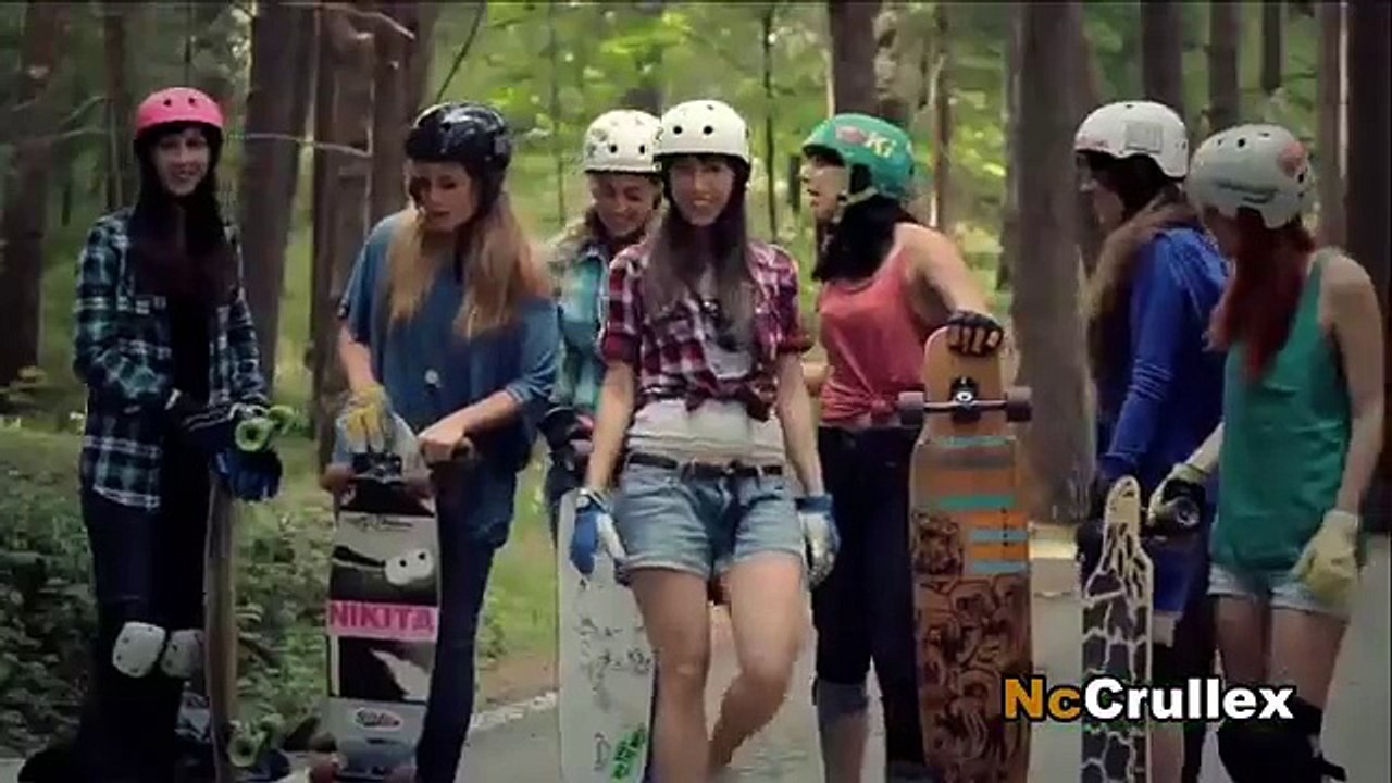 PEOPLE ARE AWESOME! HD (GIRLS EDITION)