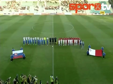 Quand le speaker met linkin park à la place des hymnes...