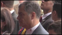 Cientos de ecuatorianos despiden con elogios al expresidente Rafael Correa