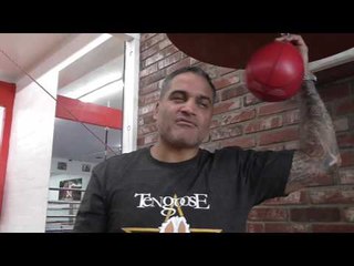 ricky fuenz likes floyd mayweather im not on his jock but he beats everyone ! EsNews Boxing