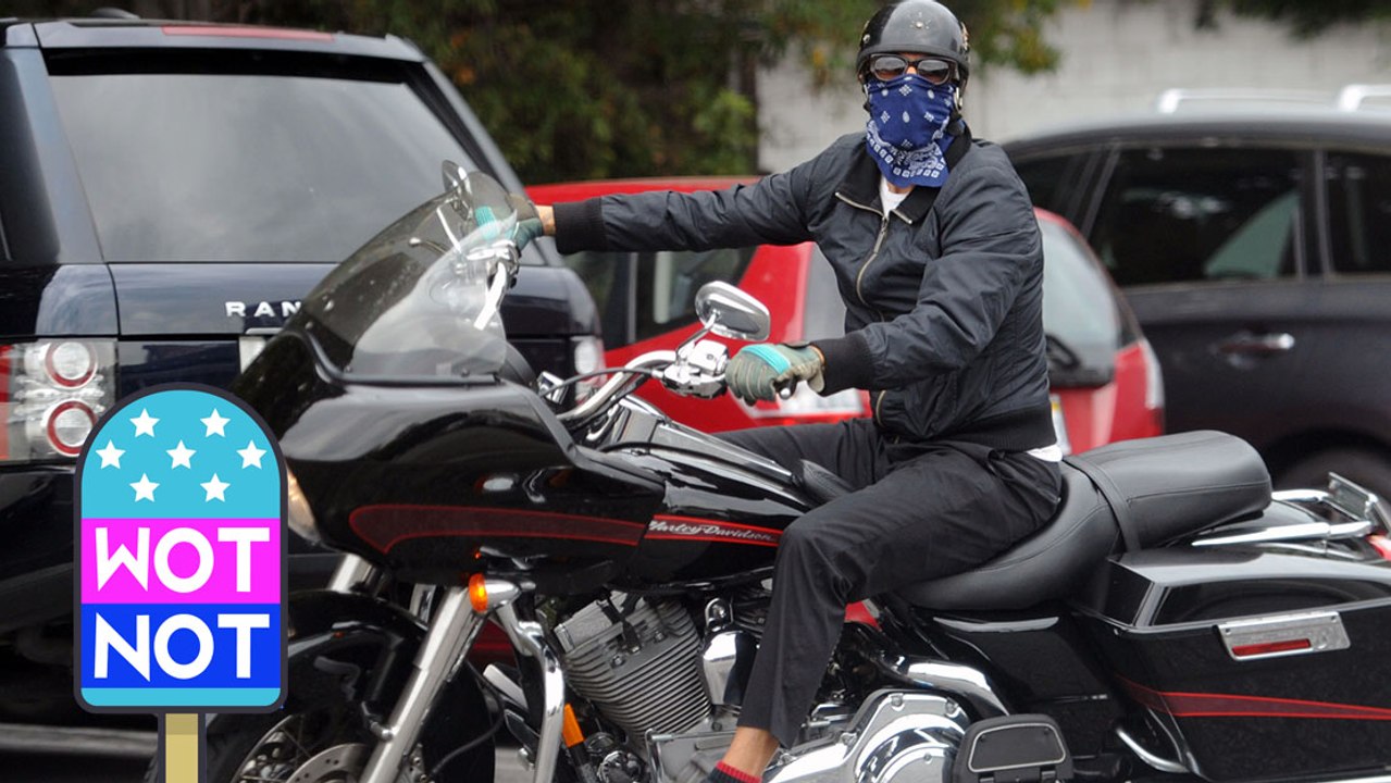 Red Hot Chilli Anthony Kiedis DANCES On His Bike!