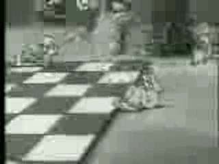 Betty Boop-Chess Nuts