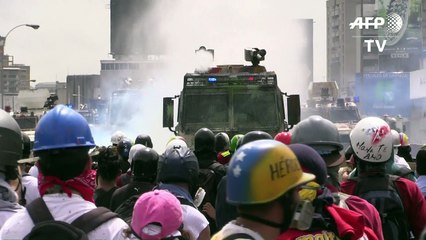 Fiscal venezolana señala a militares por heridos en protestas