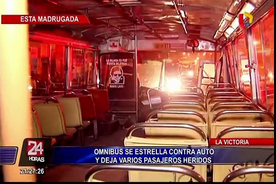 Minivan se despista y deja 10 personas heridas
