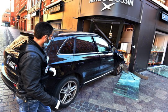 Flash Info 25-05-2017 Casse à la voiture bélier dans une bijouterie de Toulouse