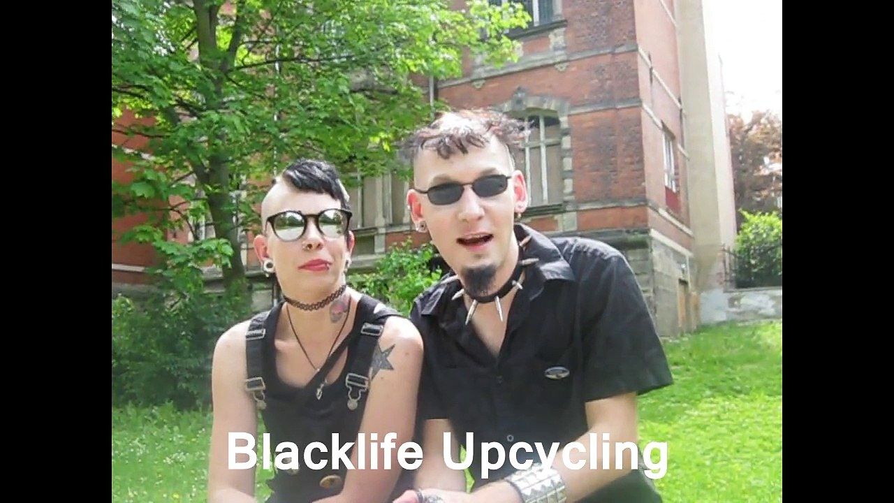 WE ARE A BLACK FAMILY (GERMAN)