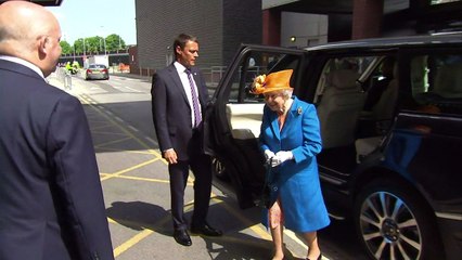 The Queen visits injured at Manchester Children's Hospital