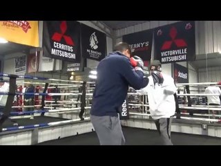 BIG SNAP & POP! mikey garcia working mitts with robert garcia EsNews Boxing
