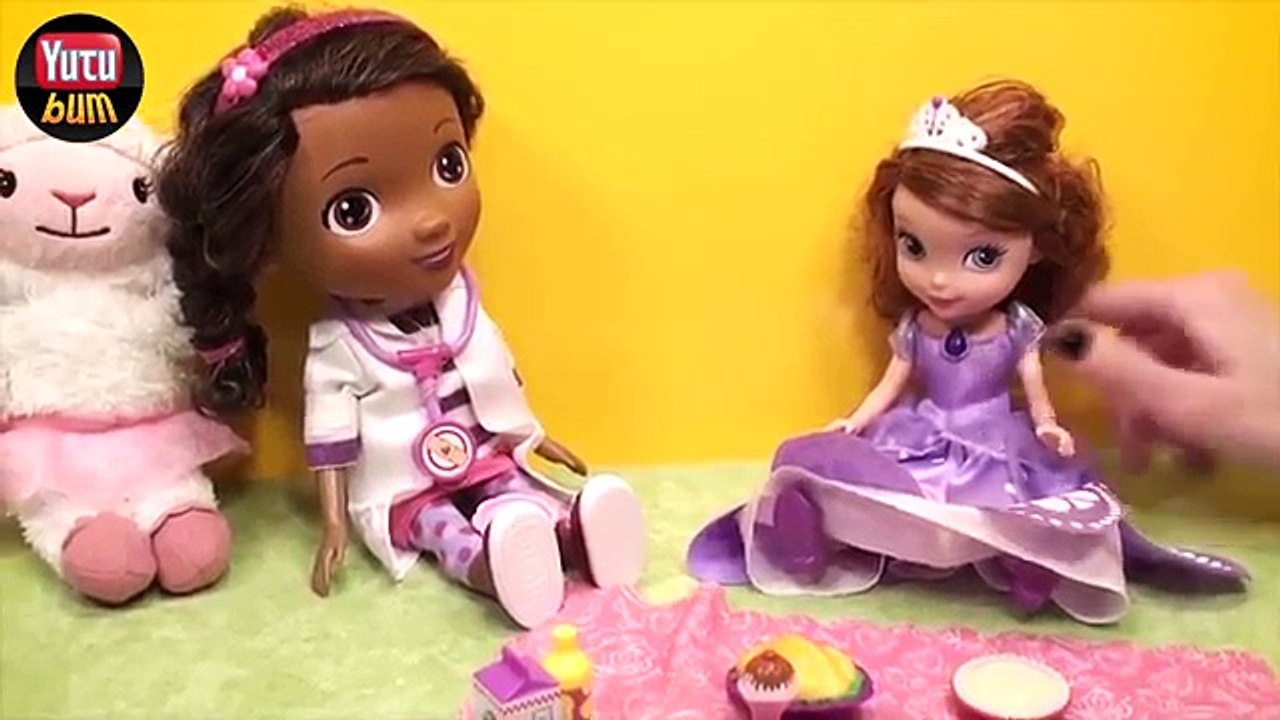 Oyuncak Prenses Sofia ve Doktor McStuffins Piknikte | Oyuncak Bebek | Yutubum